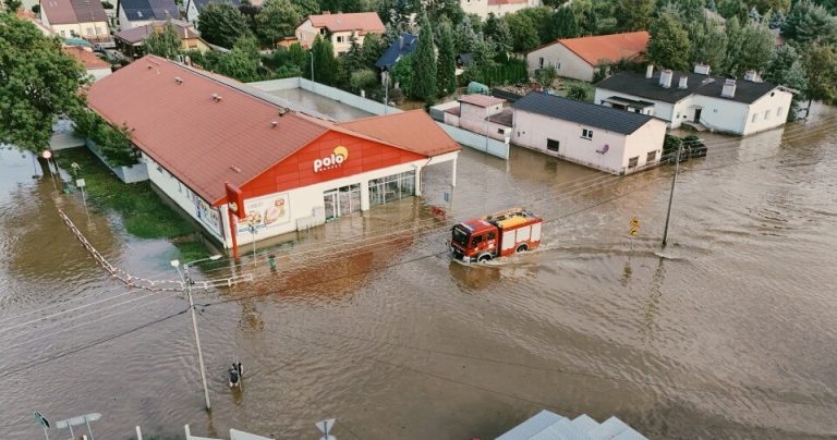 Powódź 2024. Ulga nie dla wszystkich firm? Eksperci mówią o pułapce