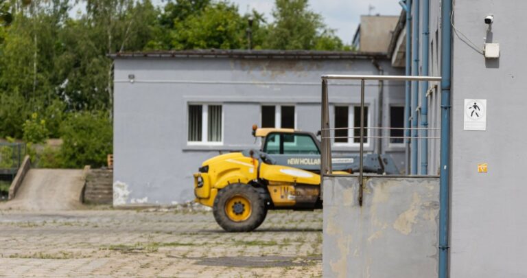 Przejęli zakład w Polsce i wszystkich zwolnili. Teraz wyprzedają nieruchomości