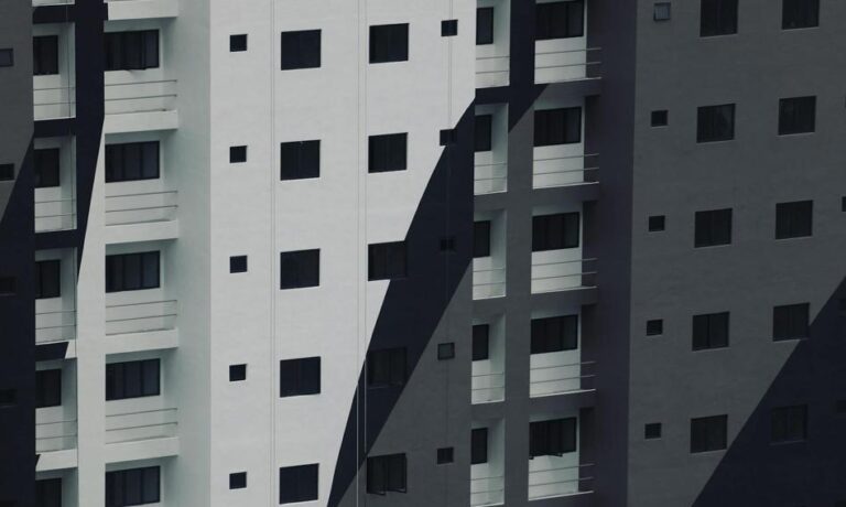 Zetki przy zakupie mieszkania liczą na rodziców, a millenialsi? Zetki przy zakupie mieszkania liczą na rodziców, a millenialsi?