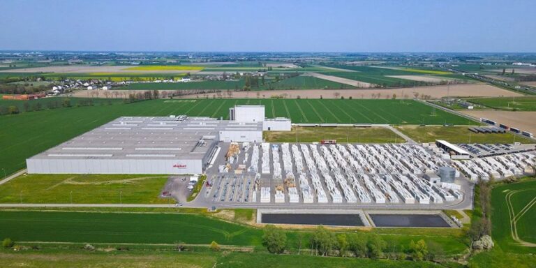Inwestycja w OZE – aluplast realizuje projekt ze wsparciem ze środków UE