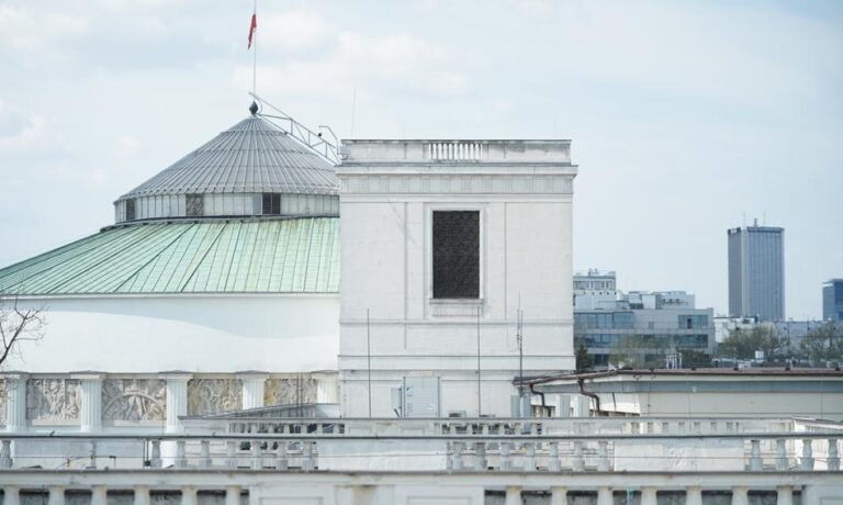 Małżeństwo posłów z PO pobiera 2 dodatki na najem mieszkania w Warszawie