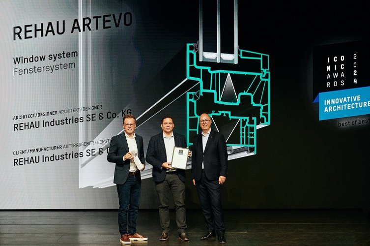 REHAU Window Solutions odbiera nagrodę Iconic Award 2024 za system profili ARTEVO