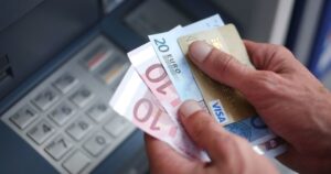 Kursy walut ile kosztuja dolar euro i frank w poniedzialek 25 listopada 460c140.jpg