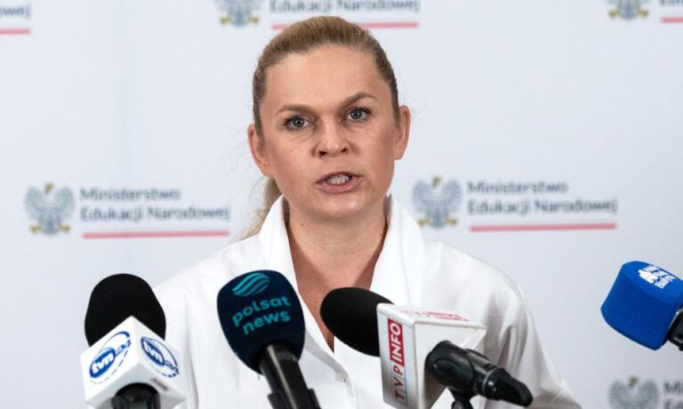 Nowacka: Ministerstwo Edukacji będzie wspierać wprowadzenie do szkół sztucznej inteligencji