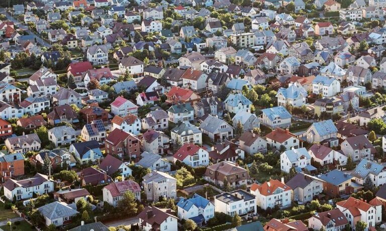 Domy jak kawalerki. Drożeją szybciej od dużych mieszkań i działek Domy jak kawalerki. Drożeją szybciej od dużych mieszkań i działek