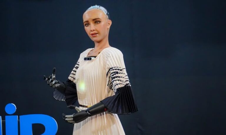 Etyk-prawnik: Roboty nie powinny przypominać ludzi. Może to przynieść więcej strat niż zysków Etyk-prawnik: Roboty nie powinny przypominać ludzi. Może to przynieść więcej strat niż zysków