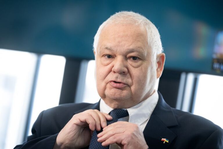 Glapiński złamał umowę? „Nie wiem, dlaczego to zrobił”