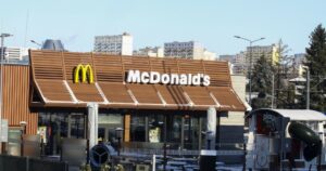 Mcdonalds bez uwielbianego napoju awaria dotknela tez lokale w polsce 71423cf.jpg