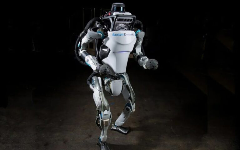 Roboty humanoidalne podbijają świat. Ogromny postęp w tej dziedzinie niesie jednak zagrożenia