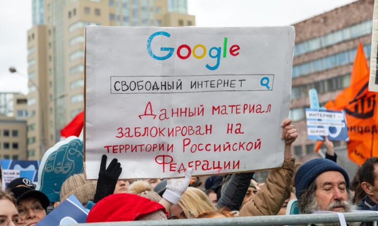 Rosjanie bez YouTube, Facebooka i Amazona. Kreml testuje odcięcie obywateli od internetu Rosjanie bez YouTube, Facebooka i Amazona. Kreml testuje odcięcie obywateli od internetu