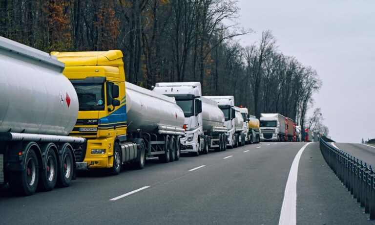 100 cystern zablokowanych na granicy. Polska podejrzewa reeksport rosyjskiego LPG