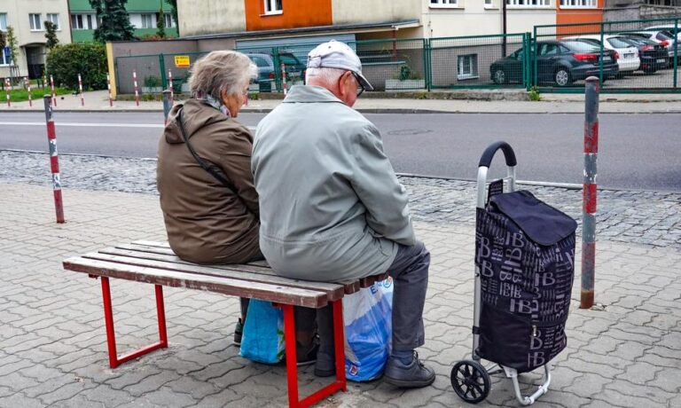 Babcia I Dziadek Na Zakupach Czego Najbardziej Im Brakuje 9d4442d, NEWSFIN