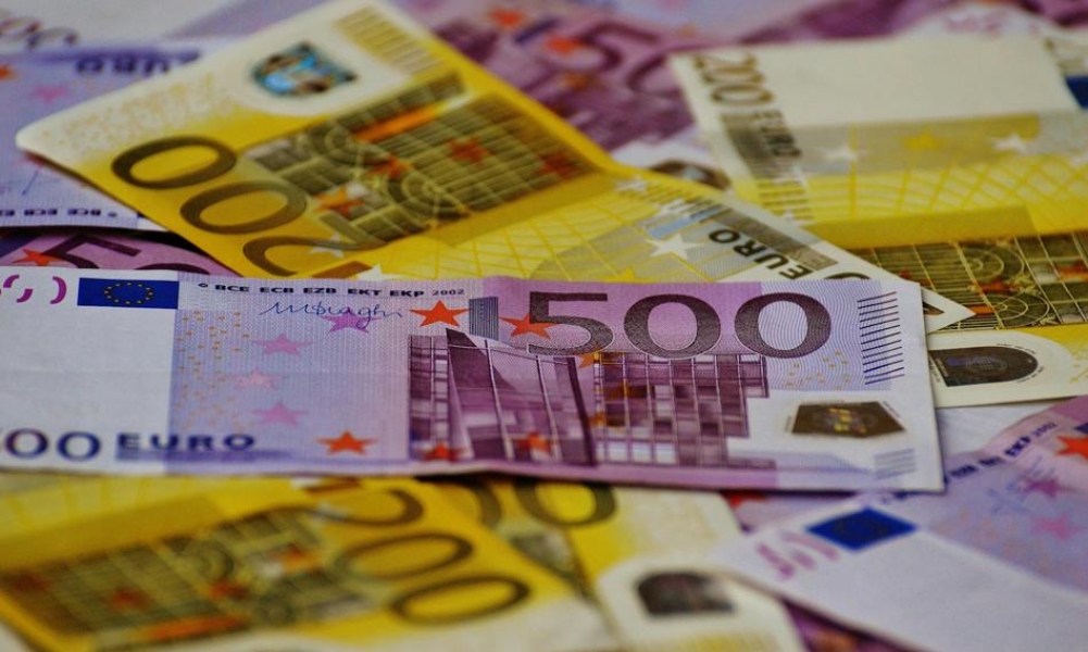 Euro Odrabia Wieloletnie Minima Dolar Jest Poniej 4 Z 22bcaff, NEWSFIN