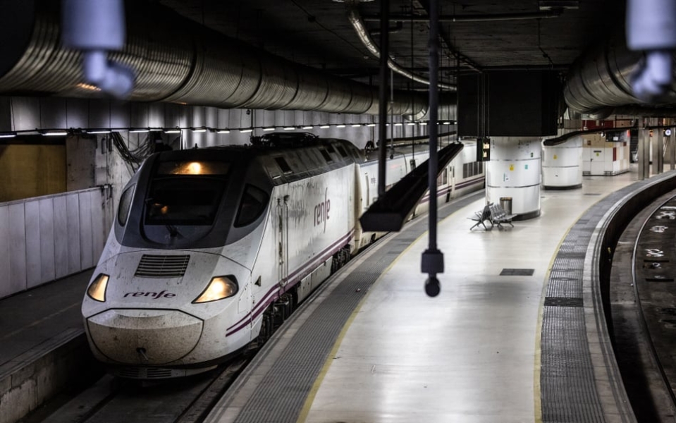 Hiszpaskie Media Polacy Wycofali Si Z Walki O Producenta Superpocigw Talgo Bfe81fd, NEWSFIN
