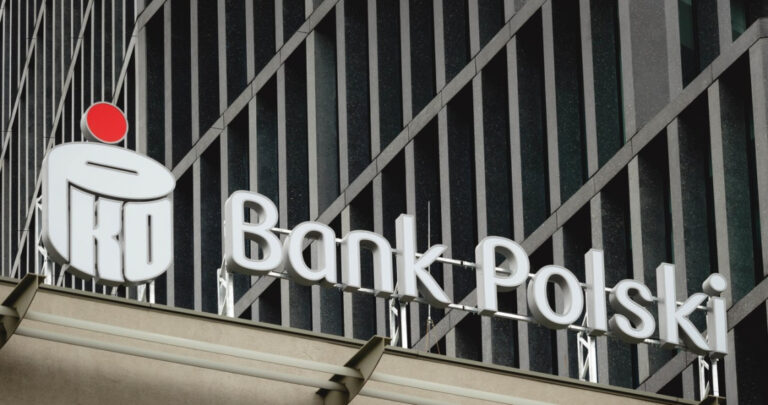 Aplikacja PKO BP ze zmianami. Bank wydał oświadczenie, to nie oszuści