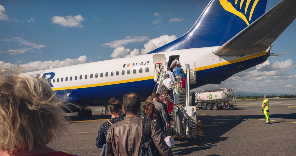 Ryanair Szuka Pracownikw W Warszawie Otworzy Centrum Obsugi Klienta 7a8fa6a, NEWSFIN