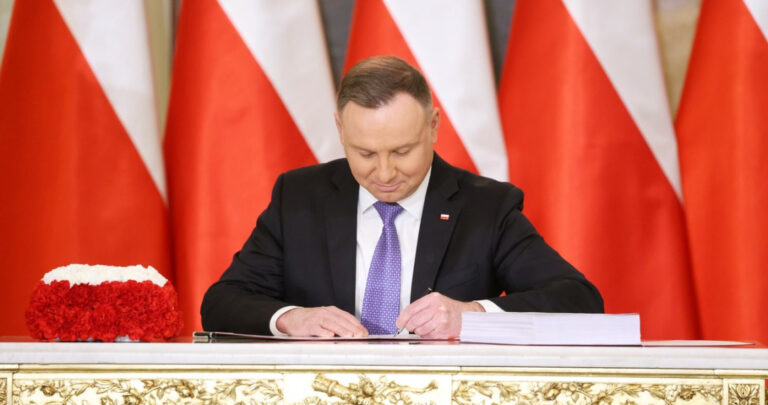Andrzej Duda Podpisa Ustaw Chodzi O Ceny Mieszka 71c270c, NEWSFIN