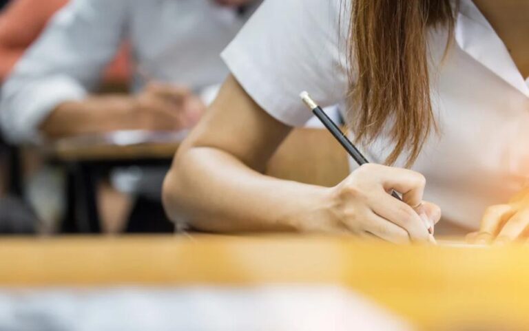 W Chinach Wyczono Ai By Uczniowie Nie Cigali Na Egzaminach Na Studia Fcf76e1, NEWSFIN