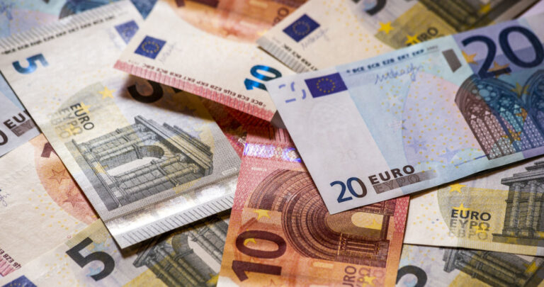 Wakacyjne Prognozy Dla Euro I Dolara Skoczy Si Spokj Na Rynku Walutowym C25b876, NEWSFIN
