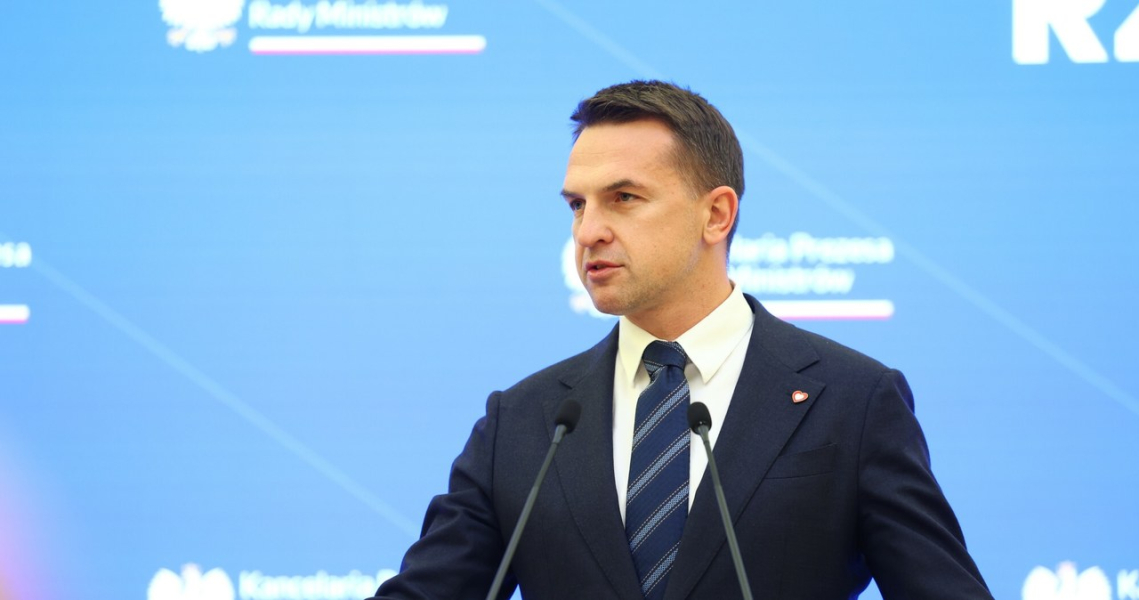 800 Tylko Dla Pracujcych Rzecznik Rzdu Jasno Stwierdzi De78663, NEWSFIN