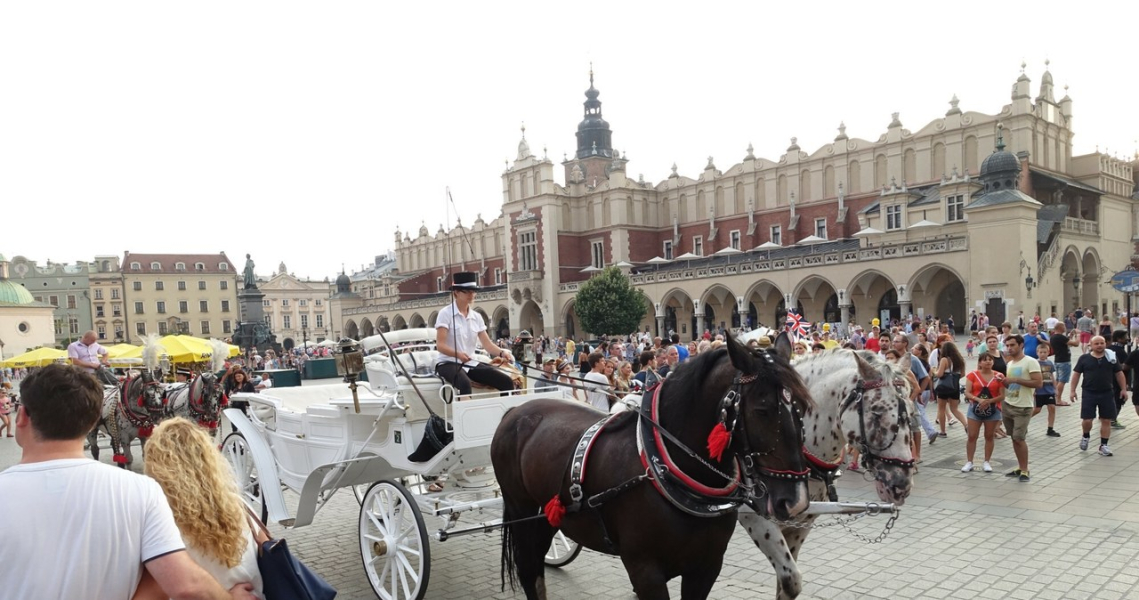 Brytyjczycy Odradzaj T Atrakcj W Krakowie Nie Chodzi Tylko O Ceny 3bbb4cb, NEWSFIN