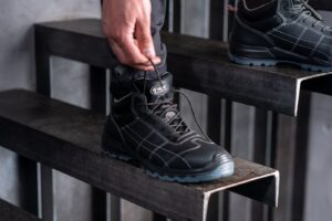 Buty ochronne S3 w Polsce: jak wybrać komfort i ochronę w jednym rozwiązaniu