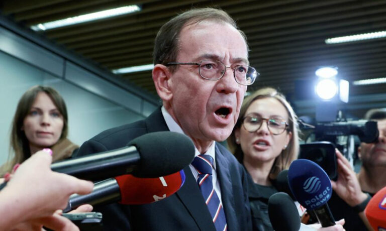 Kamiski I Wsik Zatrzymani W Paacu Prezydenckim Sd Umorzy Postpowanie 2a4be97, NEWSFIN