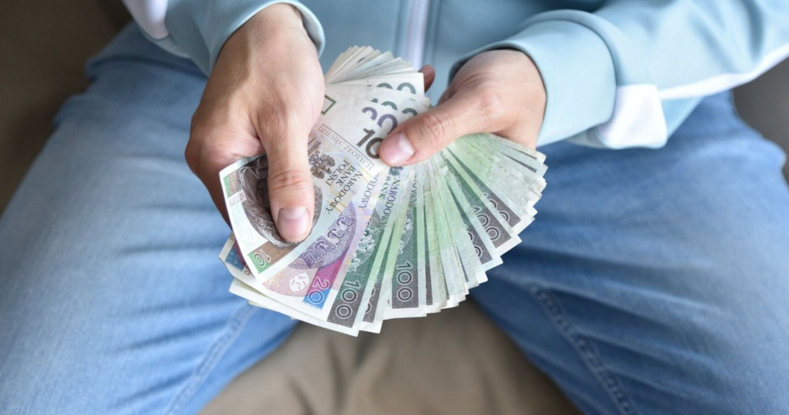 Pienidze Rozwj I Szansa Na Wicej Ruszy Specjalny Program Stypendialny 0536c02, NEWSFIN