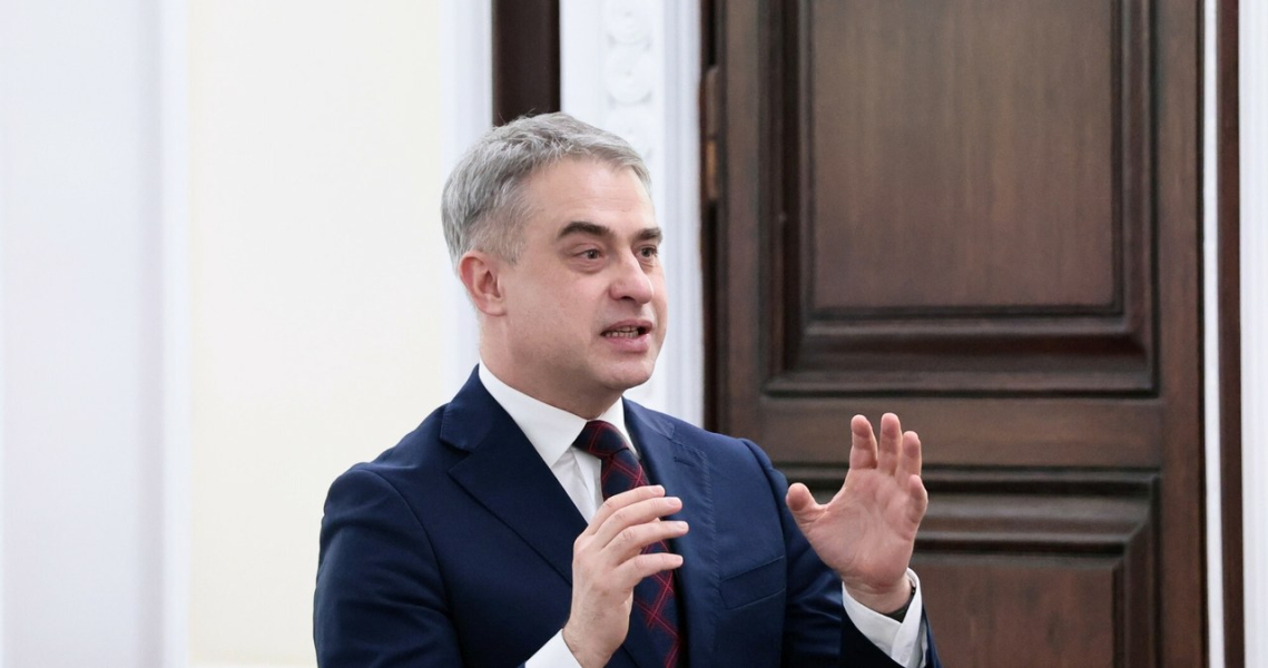 Podatek Byczy W Koszu Podatek Cyfrowy Na Stole Rzd Koncentruje Si Na Priorytetach E01139c, NEWSFIN