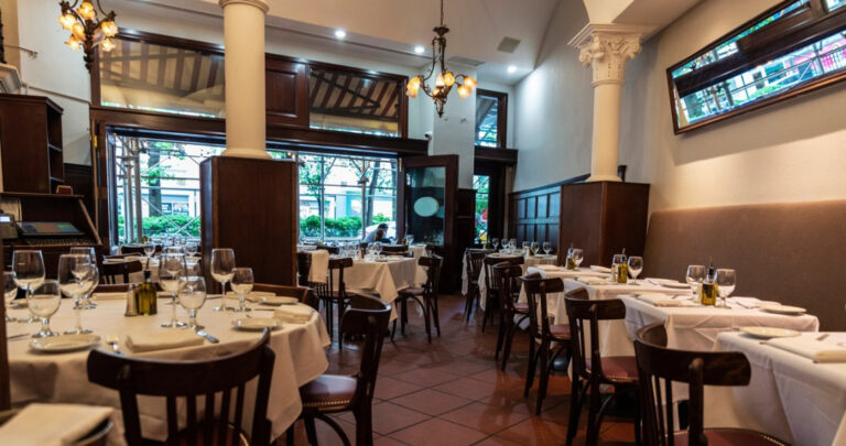 Rodziny Przyszy Z Napojami Restauracja W Karkonoszach Wywiesia Tabliczk 0165eb1, NEWSFIN