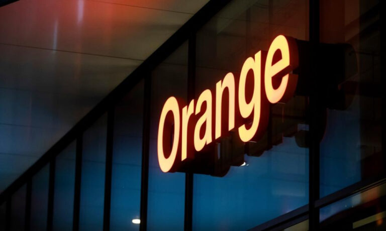 Uke Orange Nie Bdzie Musia Dzieli Si Kablami Internetowymi 12b3332, NEWSFIN