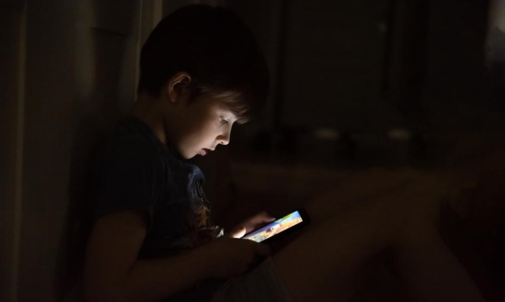 Dziecko Z Nosem W Ekranie Prawie 40 Procent Dzieci Korzysta Ze Smartfona Tabletu Lub Komputera C4b84b9, NEWSFIN