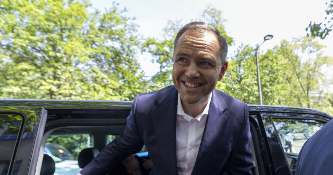 Karol Nawrocki Ma Zakaz Prowadzenia Pojazdw Zastosowano Surowe Procedury Ba42344, NEWSFIN