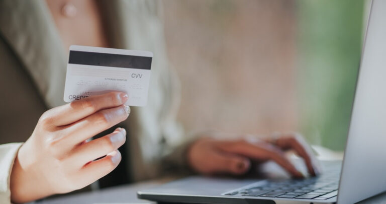 Zakupy Online Ponad Poowa Polakw Udostpnia Swoje Dane Osobowe A956aad, NEWSFIN