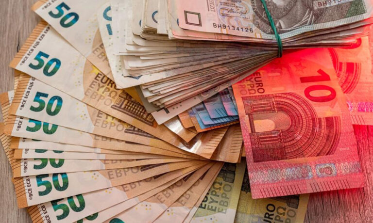 Zoty Sabnie Dolar Czeka Na Sygna Z Fed 557818e, NEWSFIN