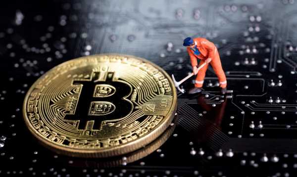 Samotny górnik złamał blok Bitcoin i wygrał 347 000 dolarów 9f92a6bf926fc49101f5df822ce0c927, NEWSFIN