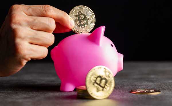 Światowy Dzień Oszczędności 2025: Plan oszczędnościowy w Bitcoinach zamiast konta oszczędnościowego w banku oszczędnościowym? B532c7d02fd464e17d1a43f78c8034dd, NEWSFIN