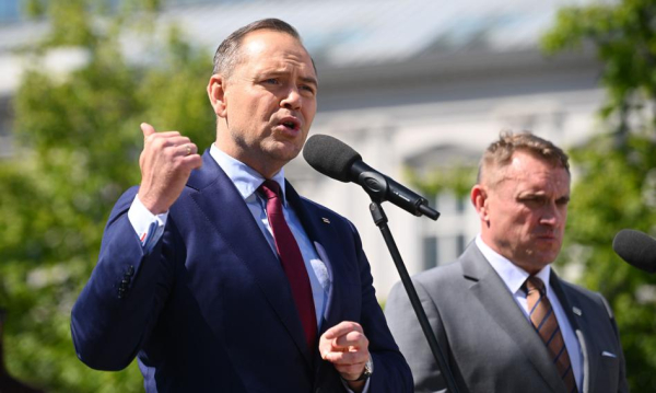 Nawrocki doradca rujnuje polską prowincję. Nabywa plony… i zalega z zapłatą. Doradca Nawrockiego Rozkada Polsk Wie Skupuje Pody Rolne I Nie Paci 5e2e658, NEWSFIN