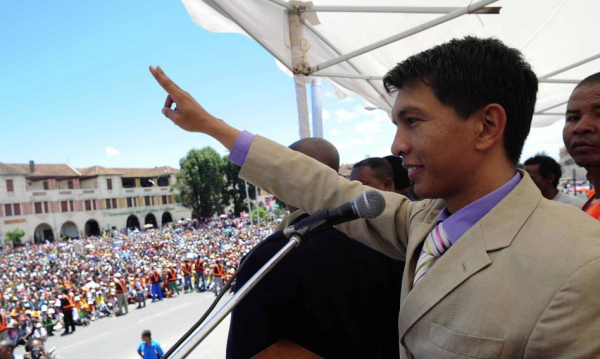 Gen Z Obalio Kolejny Rzd Prezydent Madagaskaru Ewakuowany Przez Francusk Armi C72eb2a, NEWSFIN