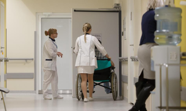 Pielgniarki Z Rumunii Bd Mogy Pracowa W Polsce Sejm Za Uznaniem Kwalifikacji 2ca7539, NEWSFIN