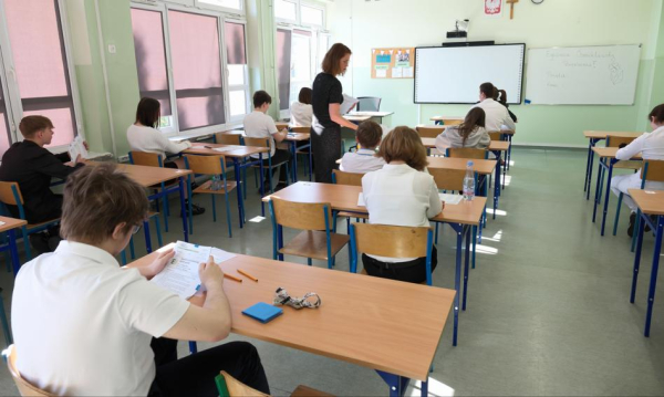 Nauczycielskie nadgodziny: sedno konfliktu. Wyjaśniamy. Spr O Godziny Ponadwymiarowe Nauczycieli Tumaczymy O Co W Nim Chodzi 3de780f, NEWSFIN