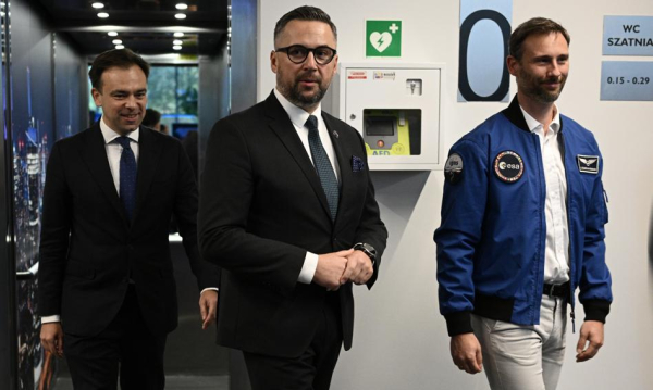 Uznaski Winiewski Polska Okreli Swj Udzia W Europejskich Programach Kosmicznych 0e7a083, NEWSFIN