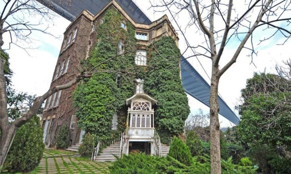 Dom Pod Mostem Za Setki Milionw Dolarw W Europie Z Widokiem Na Azj 3c39cb8, NEWSFIN