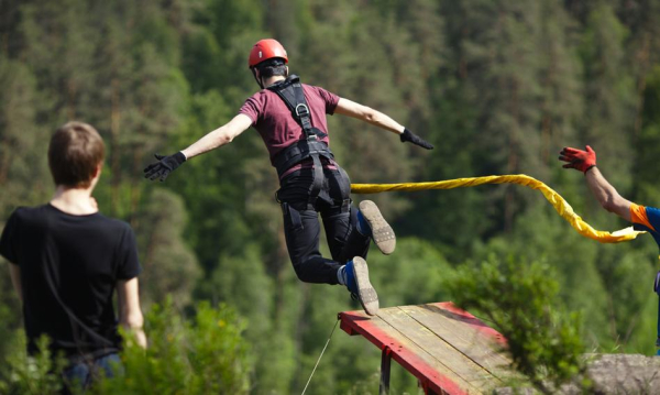 NPB: Koszty lokali mieszkalnych nadal gwałtownie spadają. W największych aglomeracjach korzystniejsze ceny niż rok temu. Npb Ceny Mieszka Kontynuuj Skok W D W Najwikszych Miastach Taniej Ni Przed Rokiem 1494da9, NEWSFIN