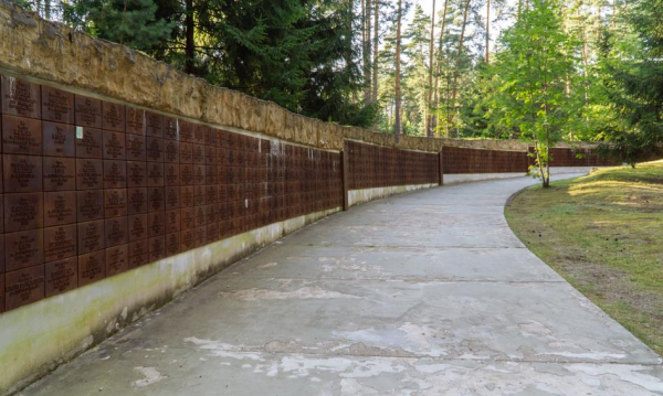 Rosja Demontuje Symbole Virtuti Militari Na Cmentarzu Katyskim To Nakaz Prokuratury 68e03fa, NEWSFIN