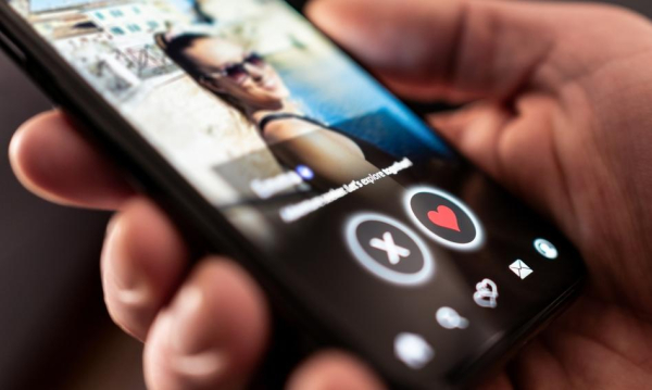 Ten rodzaj oszustwa jest szczególnie druzgocący dla poszkodowanych. Doznają oni strat wykraczających poza kwestie finansowe. Ten Typ Oszustwa Ma Wyjtkowo Niszczycielskie Skutki Dla Ofiar Trac Nie Tylko Pienidze 50284e6, NEWSFIN