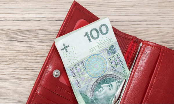 Stówka za otwarcie rachunku wraca do łask. W Santanderze do zgarnięcia nawet 1300 zł.