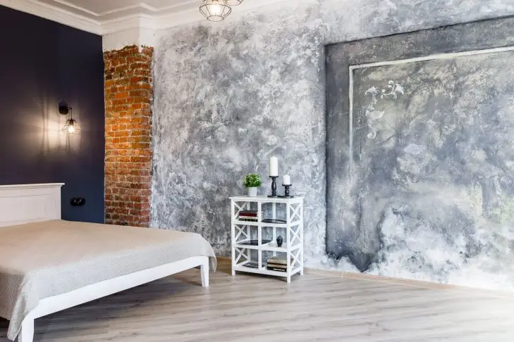 Jak bardzo się mylisz z akcentowymi ścianami? 3 trendy, które już wyszły z mody