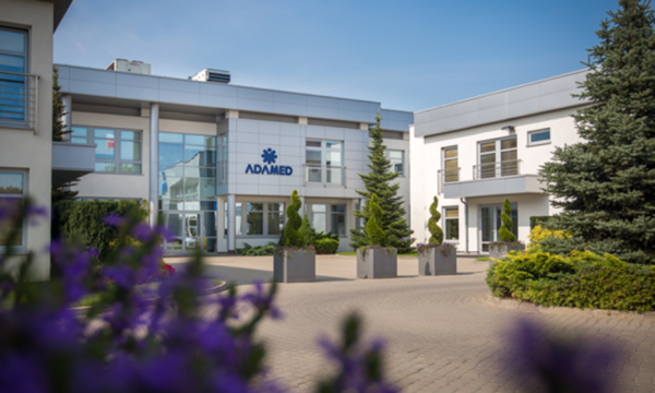 Adamed przejmuje zakład produkcyjny w Hiszpanii