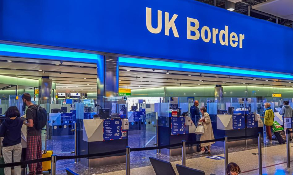 Afera wizowa w Wielkiej Brytanii. To najnowszy &amp;quot;cennik wjazdu&amp;quot; dla migrantów